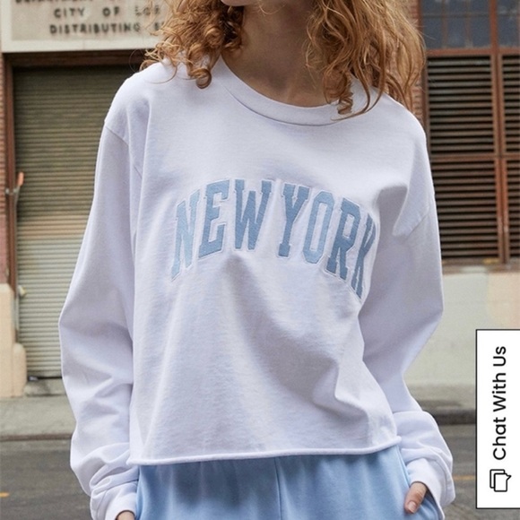 Brandy Melville Presley Cropped White Long Sleeves Blue Embroidered NY shirt - Picture 1 of 3